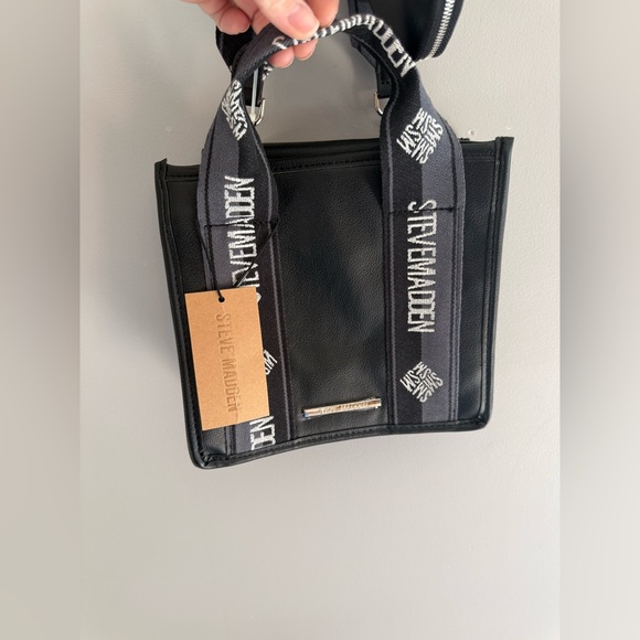 Steve Madden Bwebber Black Leather Crossbody Purse New AirPod Case TikTok Viral - Picture 2 of 8